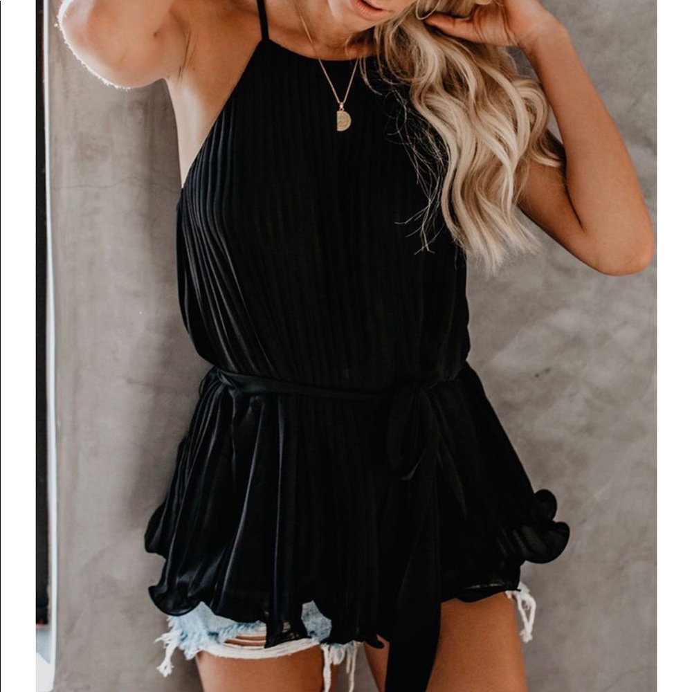 SPAGHETTI STRAP RUCHED DESIGN TOP